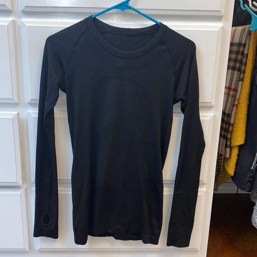 Back lululemon swifty tech shirt